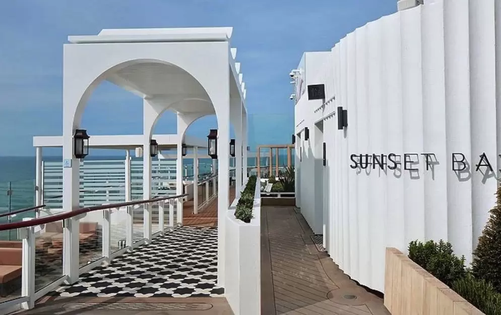 Celebrity Cruises The Sunset Bar 5.jpg